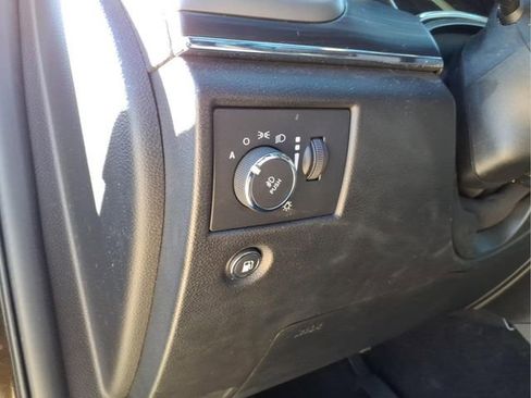 Used 2021 Jeep Grand Cherokee Limited image 18