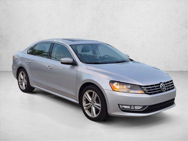 Used 2015 Volkswagen Passat 1.8T SEL Premium FWD image 3