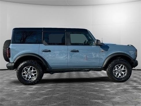 Used 2025 Ford Bronco Badlands image 6