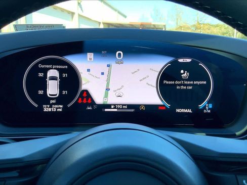 Used 2024 Porsche Cayenne S image 24