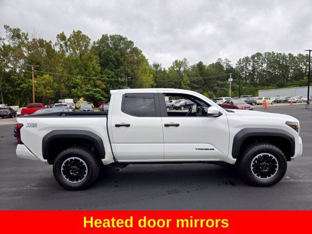 Used 2025 Toyota Tacoma TRD Off-Road AWD/4WD image 10