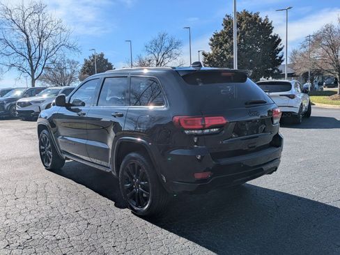 Used 2019 Jeep Grand Cherokee Altitude image 7