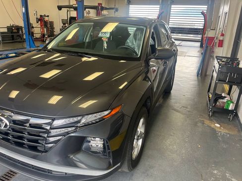 Used 2024 Hyundai Tucson SE AWD/4WD image 2
