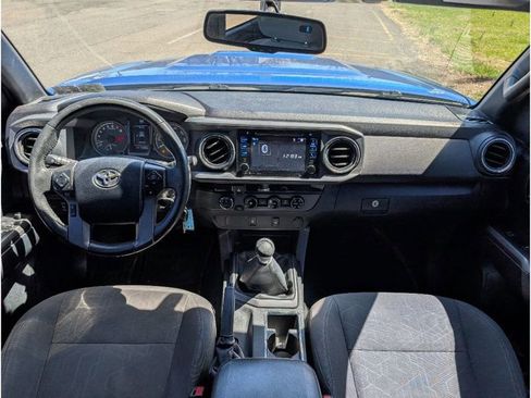 Used 2016 Toyota Tacoma TRD Sport w/ Towing Package image 22