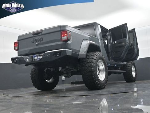 Used 2025 Jeep Gladiator Overland AWD/4WD image 29
