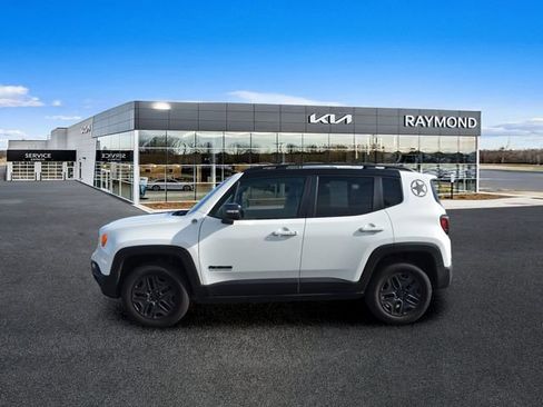 Used 2017 Jeep Renegade Trailhawk AWD/4WD image 6