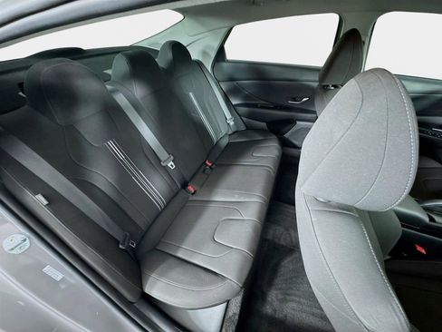 Certified 2024 Hyundai Elantra SEL image 25