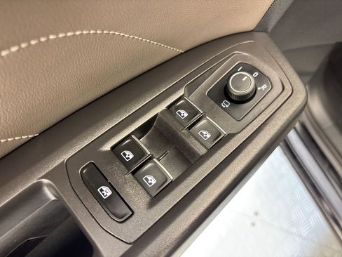 Used 2022 Volkswagen Atlas Cross Sport SEL Premium R-Line image 22