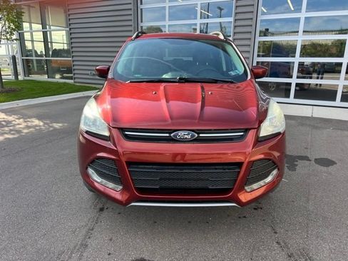 Used 2016 Ford Escape SE w/ Equipment Group 201A AWD/4WD image 2