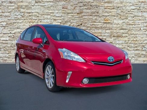 Used 2012 Toyota Prius V Five FWD image 2