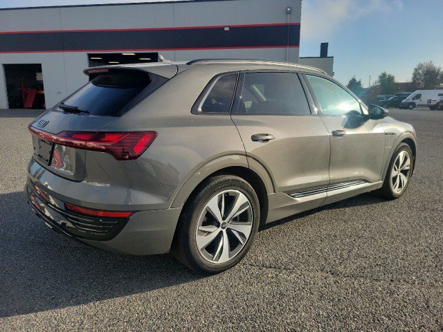 Used 2024 Audi Q8 e-tron Premium AWD/4WD image 5