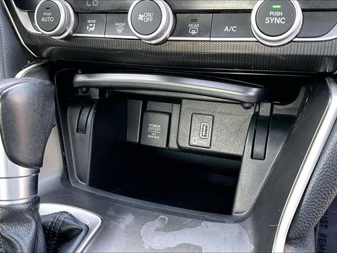 Used 2018 Honda Accord Sport image 16