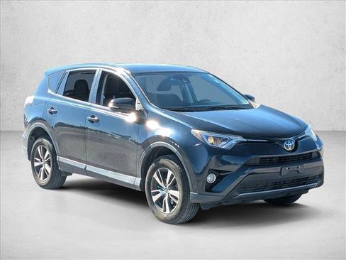 Used 2018 Toyota RAV4 XLE image 3