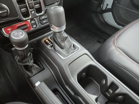 New 2026 Jeep Wrangler Unlimited Rubicon AWD/4WD image 19