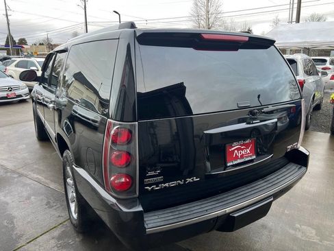 Used 2011 GMC Yukon XL Denali image 6