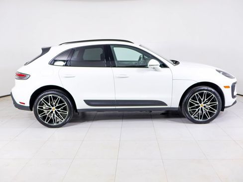 Certified 2026 Porsche Macan AWD/4WD image 12