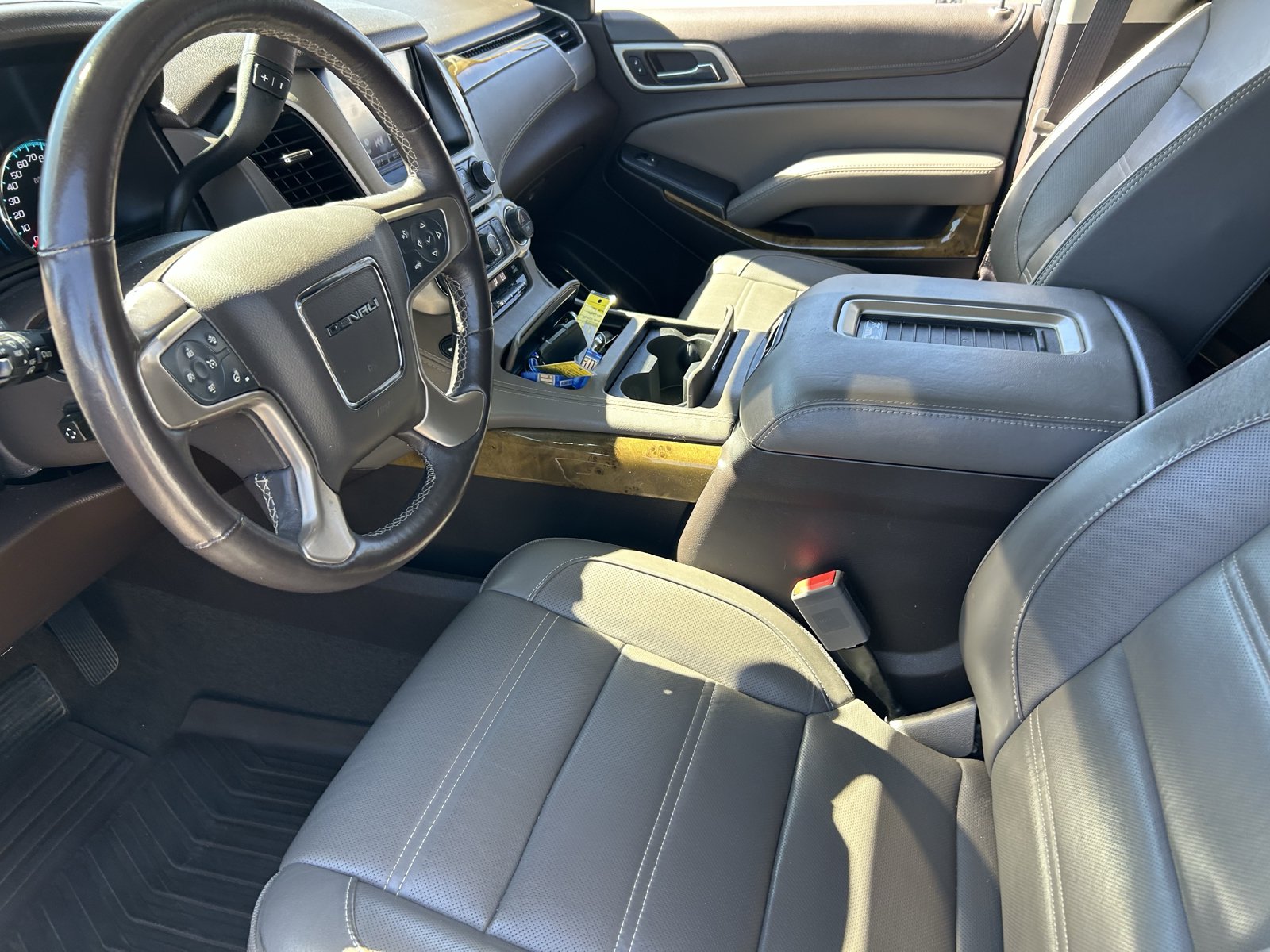 Used 2017 GMC Yukon Denali w/ Open Road Package AWD/4WD image 14