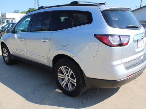 Used 2017 Chevrolet Traverse LT AWD/4WD image 8
