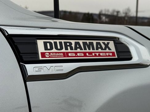 Used 2023 GMC Sierra 2500 SLT w/ SLT Premium Package image 10