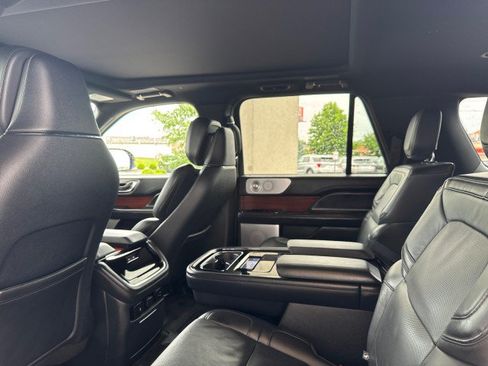 Used 2024 Lincoln Navigator L Reserve AWD/4WD image 8