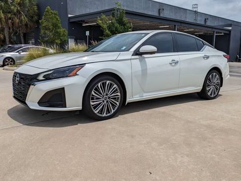 Used 2024 Nissan Altima 2.5 SL AWD/4WD image 10