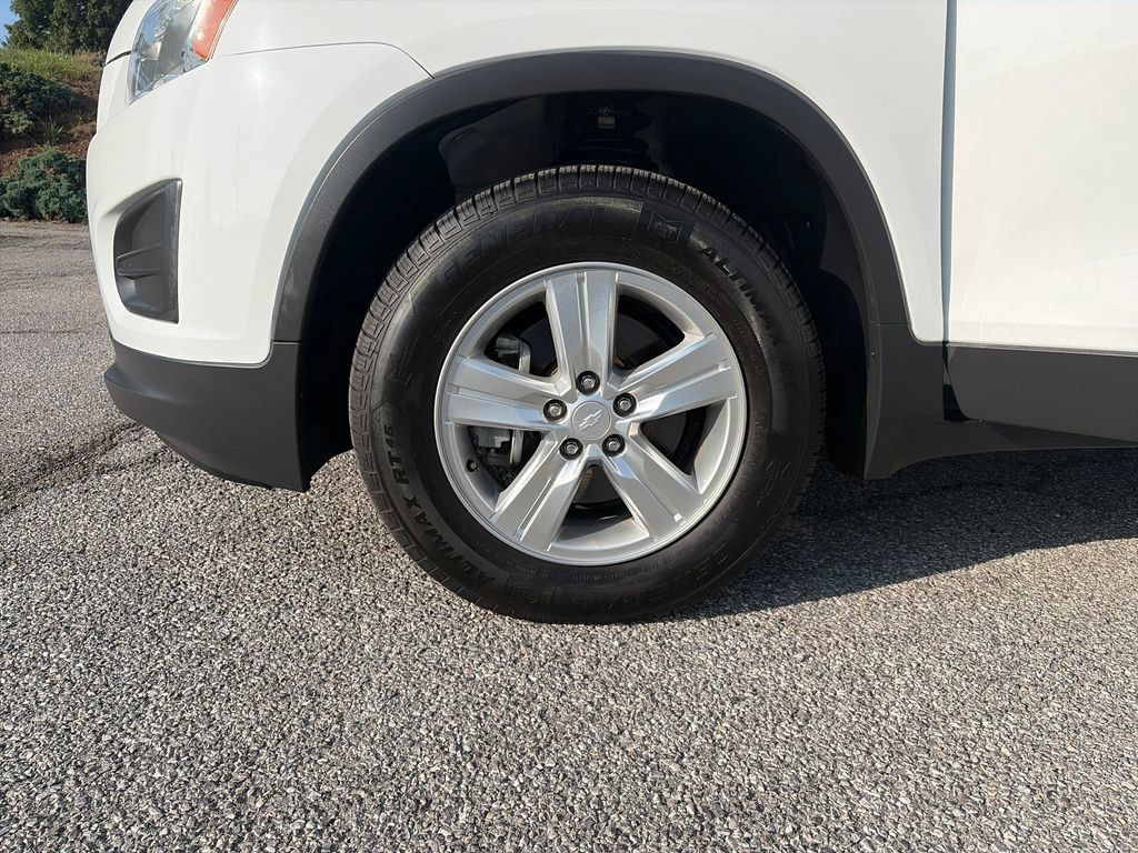 Used 2015 Chevrolet Trax LT w/ LT Plus Package AWD/4WD image 26