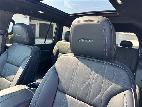New 2027 Buick Enclave Avenir FWD image 29