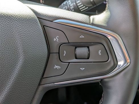 Used 2025 Chevrolet Trax LT w/ LT Convenience Package FWD image 21