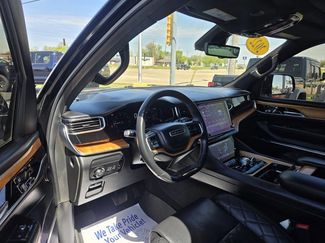 Used 2022 Jeep Grand Wagoneer Series III w/ Rear Seat Video Group 1 AWD/4WD video 2