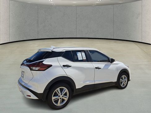 Used 2023 Nissan Kicks S image 5