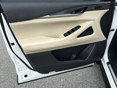 Used 2023 INFINITI QX60 Luxe w/ Cargo Package FWD image 10