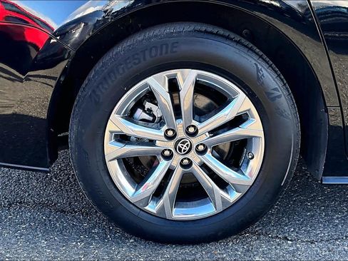 Used 2022 Toyota Sienna XSE image 35