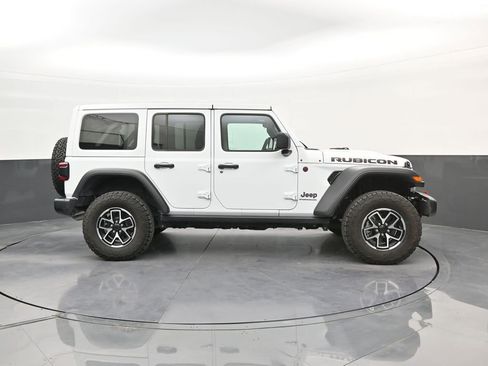Used 2025 Jeep Wrangler Unlimited Rubicon w/ Convenience Group AWD/4WD image 9