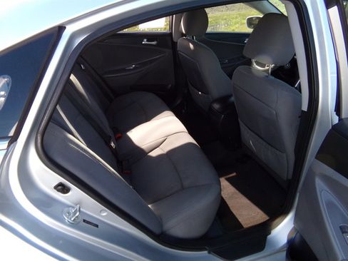 Used 2013 Hyundai Sonata GLS image 7