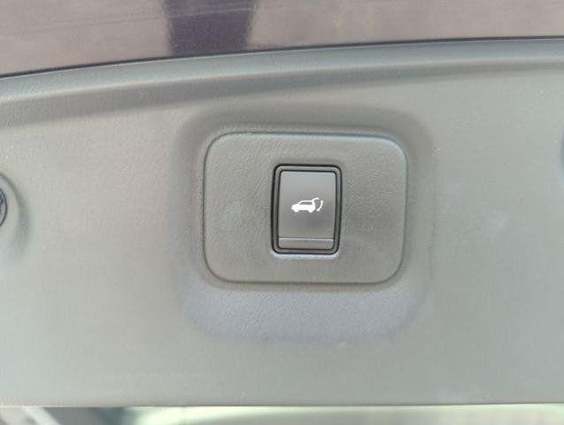 Certified 2019 Nissan Pathfinder SL w/ SL Premium Package FWD image 21