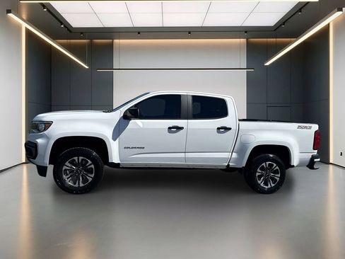 Used 2022 Chevrolet Colorado Z71 AWD/4WD image 2