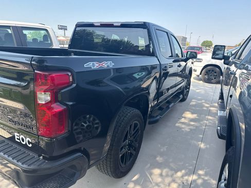 Used 2024 Chevrolet Silverado 1500 Custom w/ Turbomax Blackout Package AWD/4WD image 23