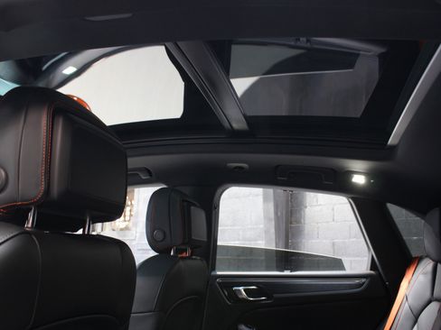 Used 2023 Porsche Macan GTS w/ Premium Package Plus image 29