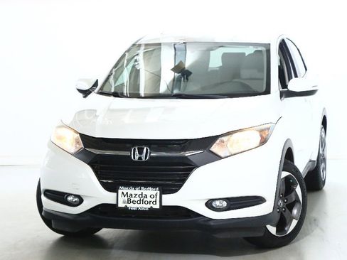 Used 2018 Honda HR-V EX image 2