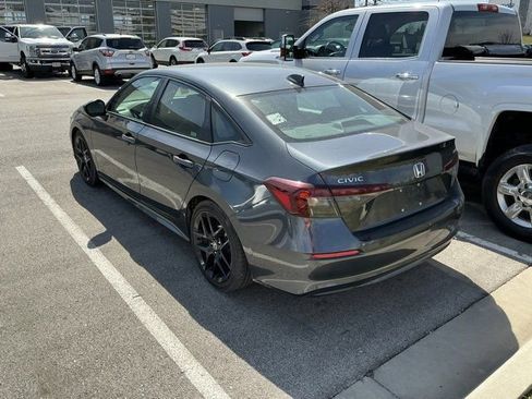 Used 2025 Honda Civic Sport image 10