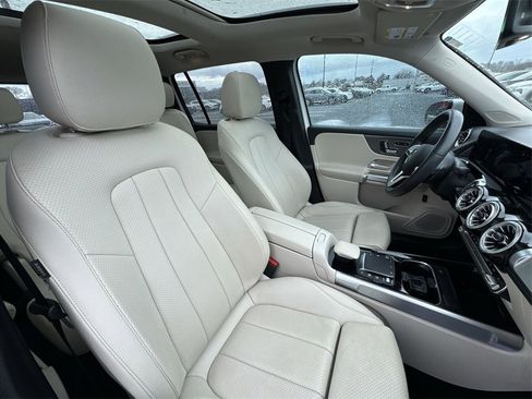 Used 2022 Mercedes-Benz GLB 250 image 25