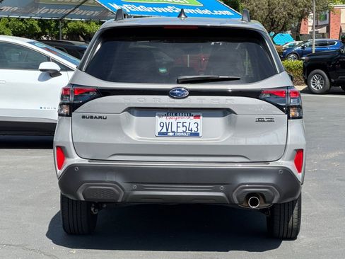 Used 2025 Subaru Forester Limited image 4