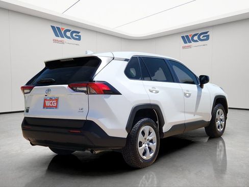Used 2023 Toyota RAV4 LE AWD/4WD image 4