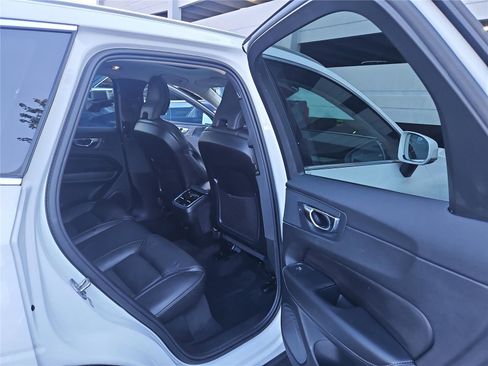 Used 2021 Volvo XC60 T6 Inscription w/ Climate Package image 31