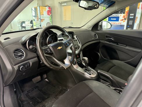 Used 2011 Chevrolet Cruze LT FWD image 9