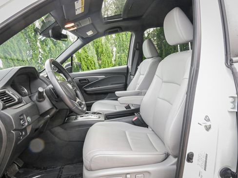 Used 2023 Honda Passport EX-L image 16