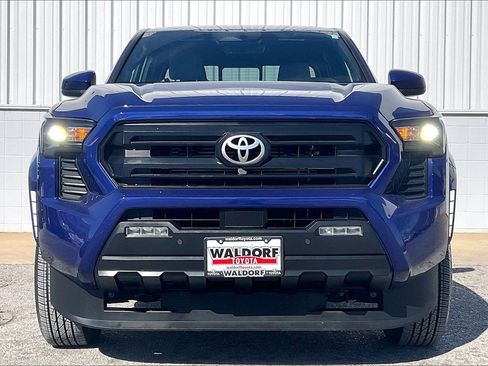 Used 2024 Toyota Tacoma SR5 image 3