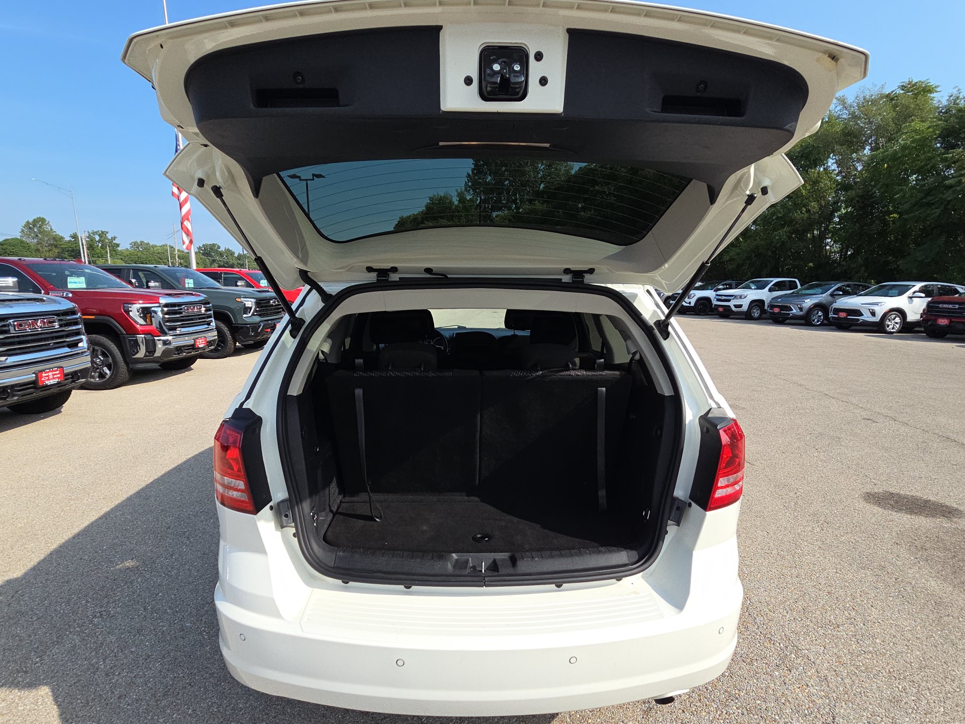 Used 2020 Dodge Journey SE w/ SE Popular Equipment Group FWD image 31