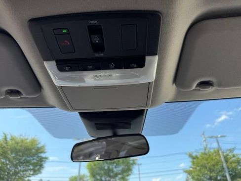 Certified 2025 Nissan Sentra SR w/ SR Premium Package FWD image 21