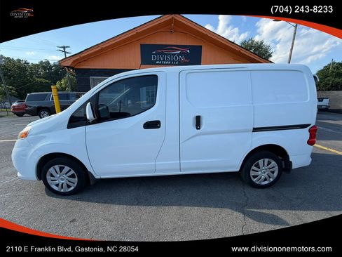 Used 2015 Nissan NV200 SV w/ Technology Package FWD image 2